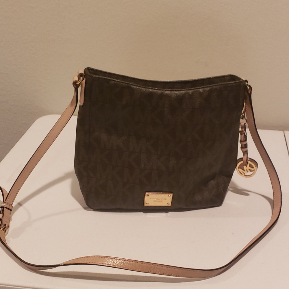 Michael Kors signature Jet Set Large Messenger
